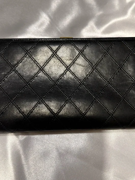 ✨ CHANEL Bicolore Quilted CC Logo Lambskin Long Bifold Wallet - Black ✨ - Picture 4 of 13